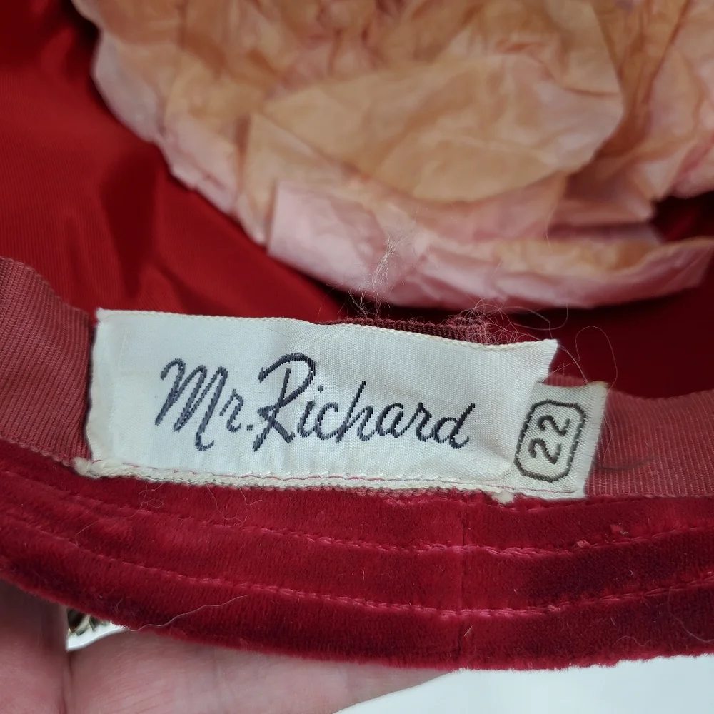 VINTAGE burgundy velvet cloche hat with bow - Picture 5 of 7